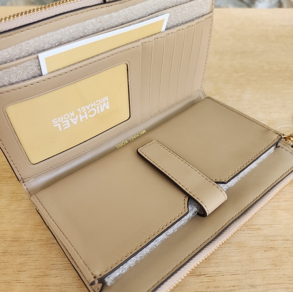 Michael Kors Carter Logo LG Color-Block Tote SET - Picture 9 of 12